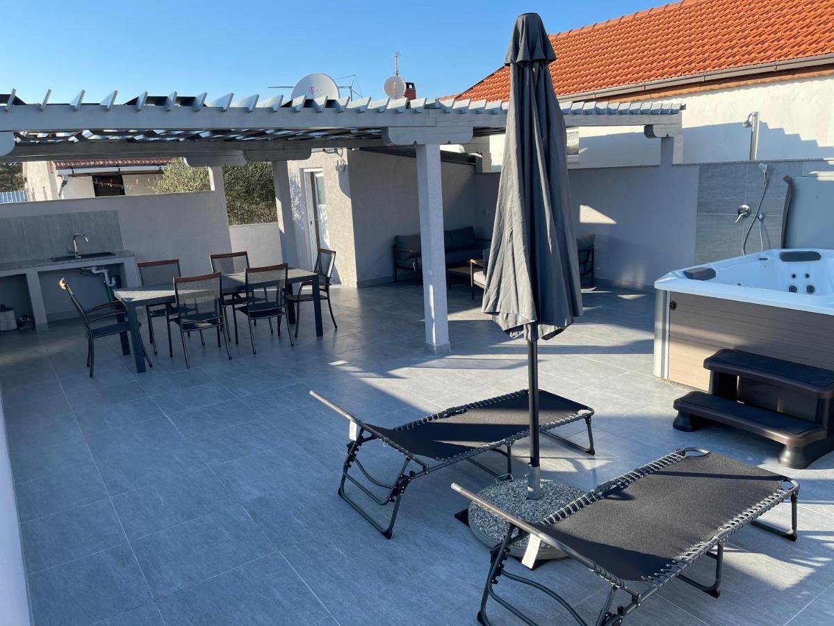 Vila Pedinka Villa Vir Luaran gambar