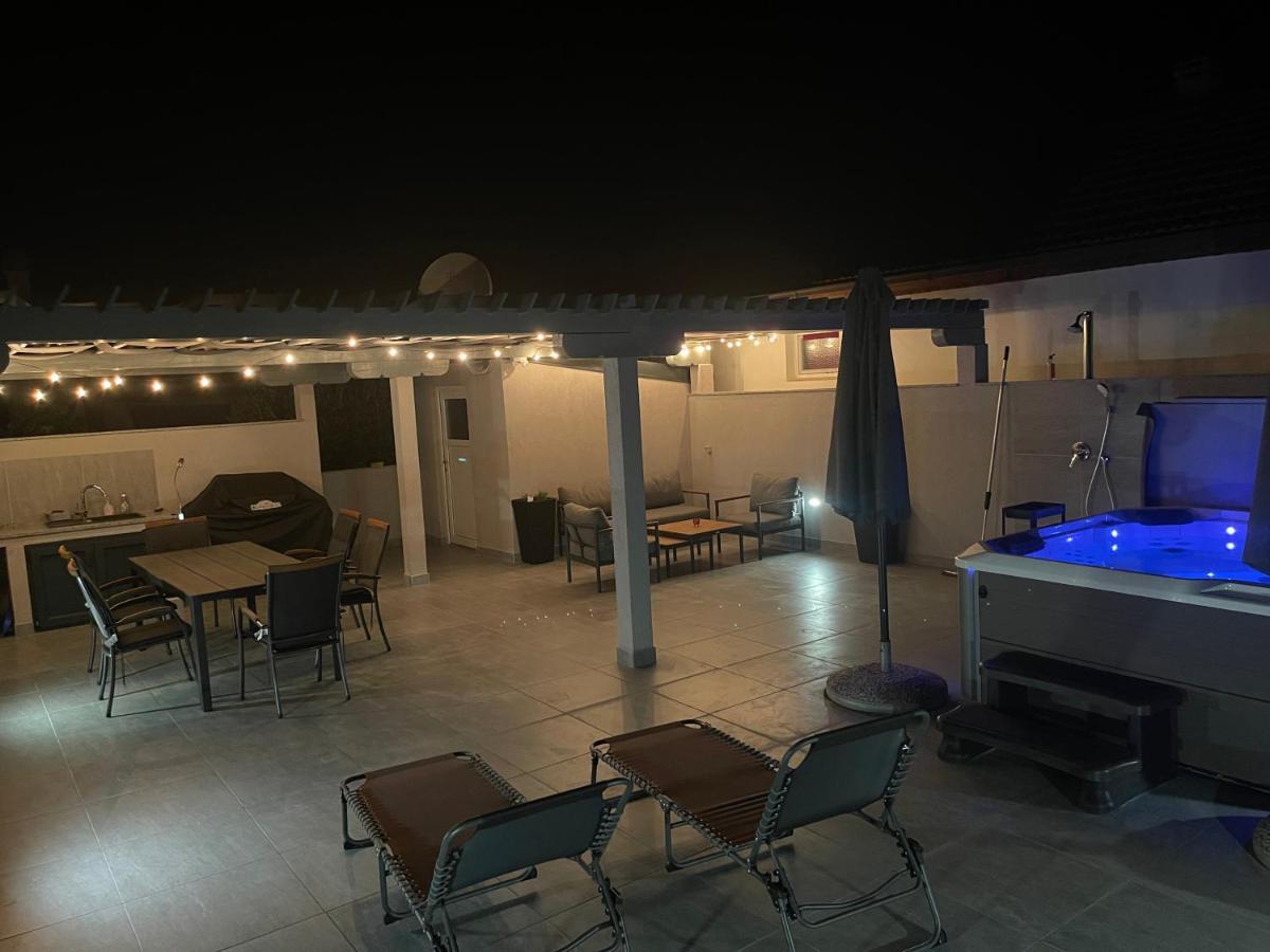 Vila Pedinka Villa Vir Luaran gambar